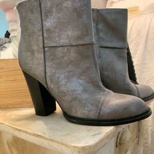NEVER WORN!!! Chinese Laundry Pewter Booties